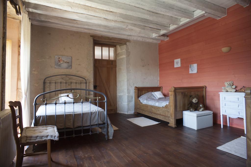 Logis De Riparfonds Bed & Breakfast Bressuire Exterior photo